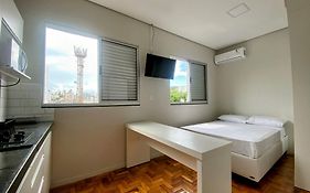 Prado Premium Lofts e Kitnets com Ar-Condicionado e TV Smart